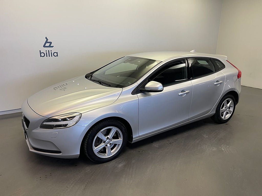 Volvo V40 D3 Business Advanced / Vinterhjul / Automat /