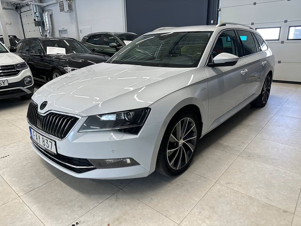 Skoda Superb Kombi 2.0 TDI 4x4 L&K/B-Kamera/Värm/Drag/Läder/Canton