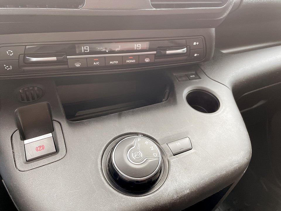 Bild på Citroën Berlingo Business Premium 1.5 BHDi L2 130hk Aut L2 B-KAMERA DRAG