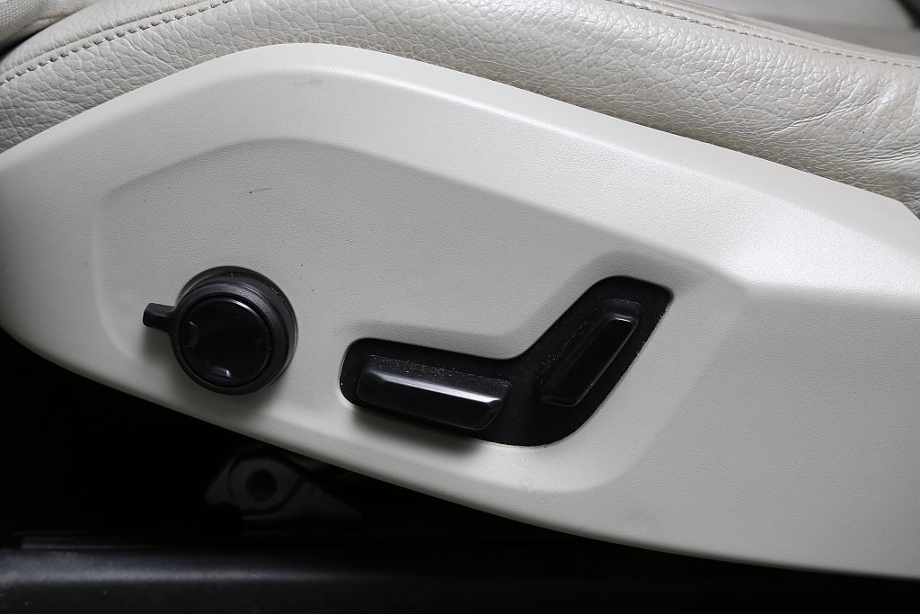 Volvo XC60 Recharge T6 Inscription AWD Pano Skinn Orrefors Drag 2022