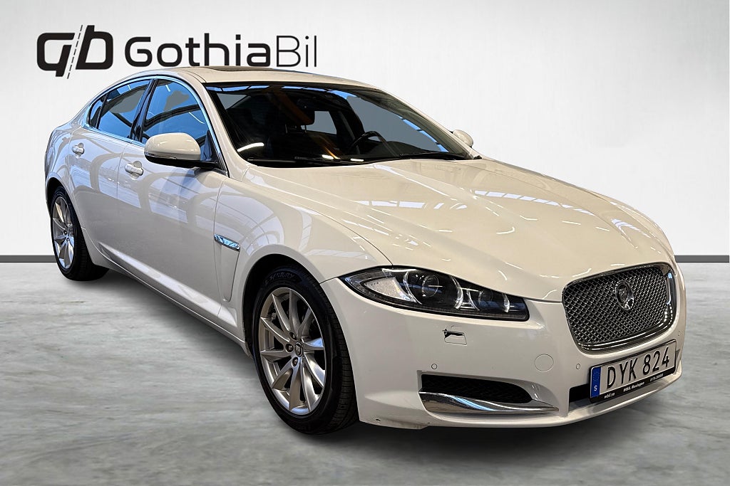 Jaguar XF 3.0 V6 Navi PDC Nybesiktigad Full Servad S&V Däck