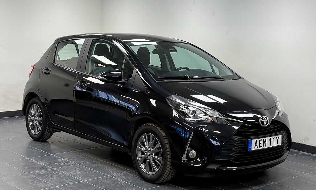 Toyota Yaris 5-dörrar 1.5VVT-ie *Moms*B-kamera*Carplay*Aut*2700Mil* 