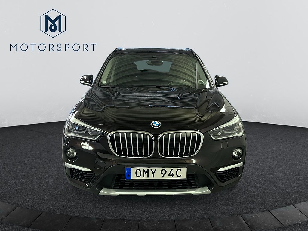 BMW X1 xDrive20d Aut xLine Dragkrok Farth 4WD Panorama HUD bild 8