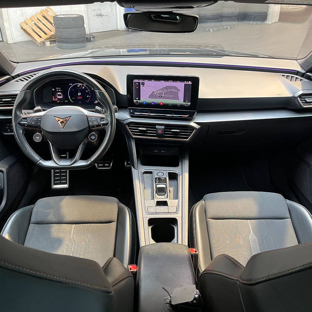 Cupra Leon Sportstourer e-Hybrid 245HK Carplay B-kamera Navi Drag