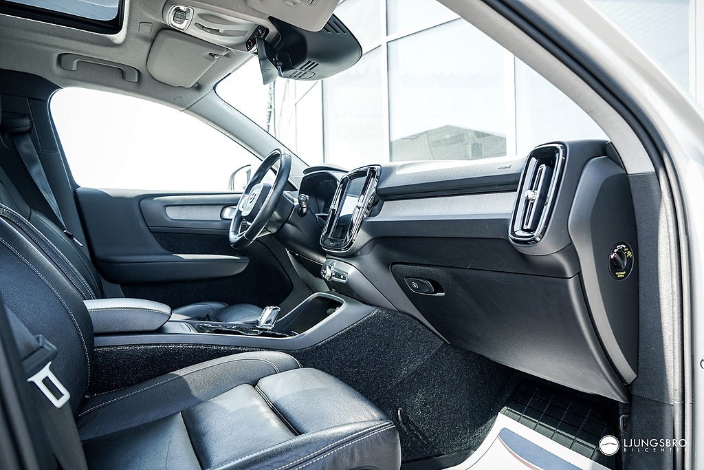 Volvo XC40 D4 AWD Inscription / Drag / Värmare / Pano / Skinn