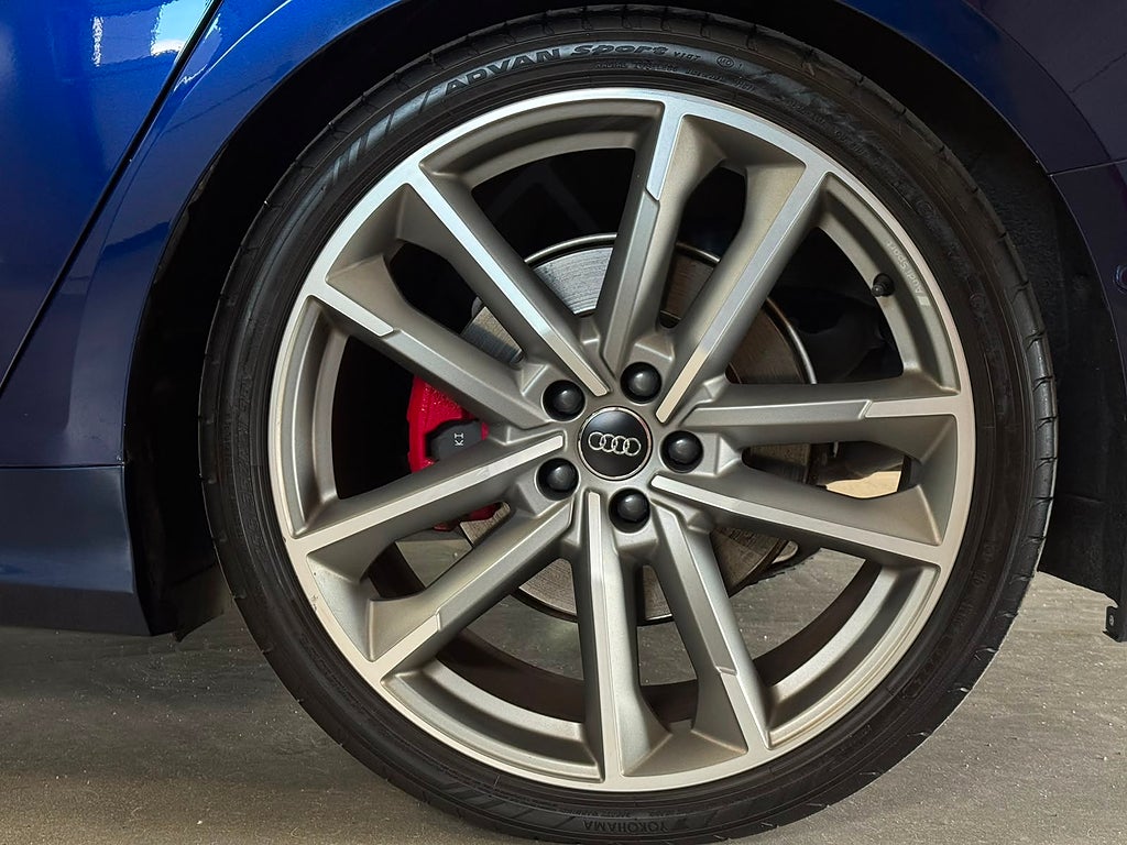 Audi A6 Avant 55 TFSI e Q Exclusive 21" Drag Matrix Värmare B&O