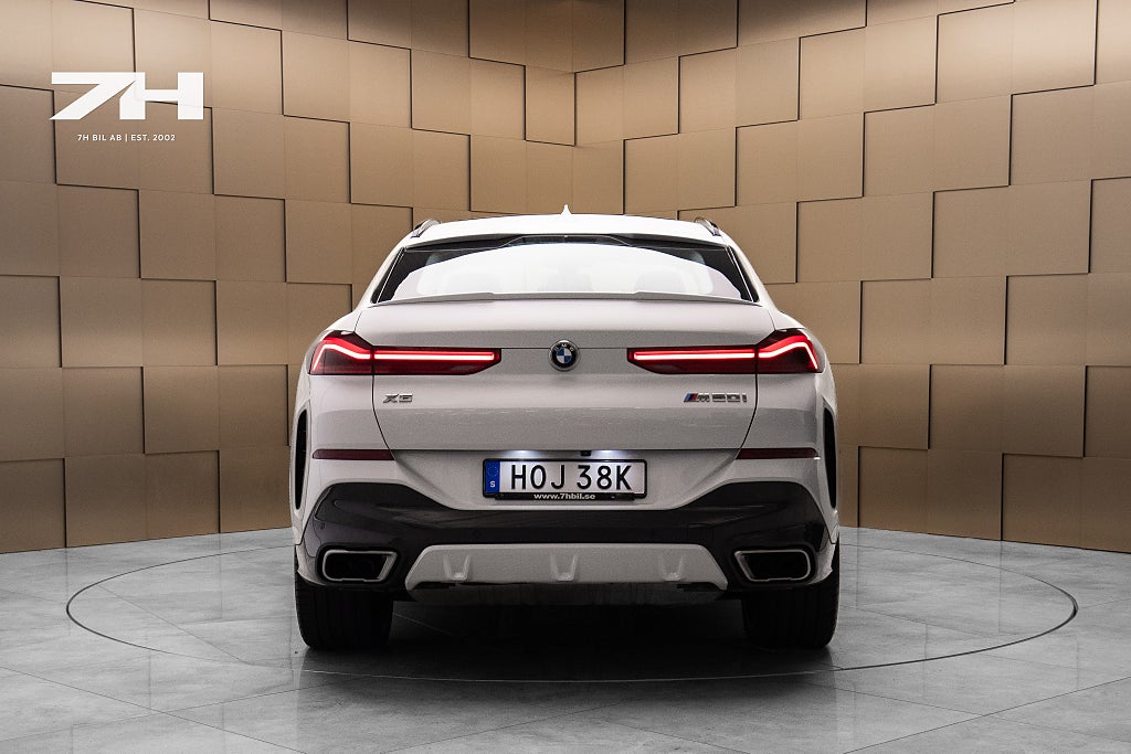 BMW X6 M50i V8 / Pano / Drag / B&W / HuD / Värmare / Night Vis