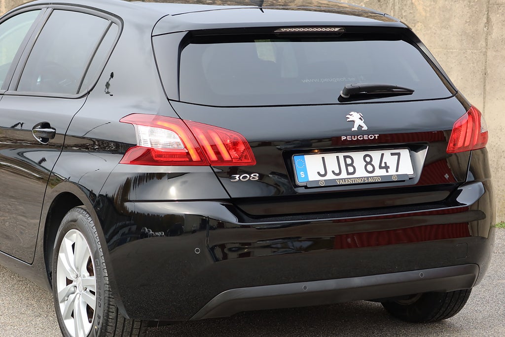 Peugeot 308 1.6 125hk Panorama GPS 756kr Årskatt Låga Mil