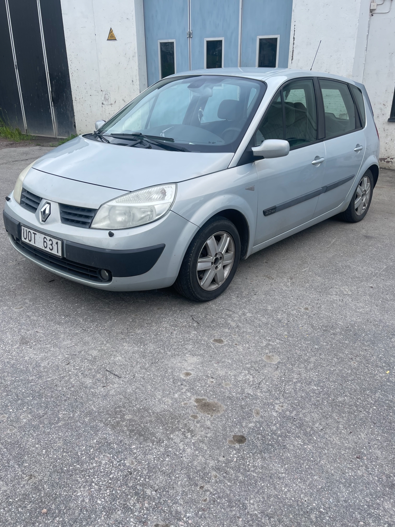 Renault Scenic 2.0 135hk 2004, bild 2/32