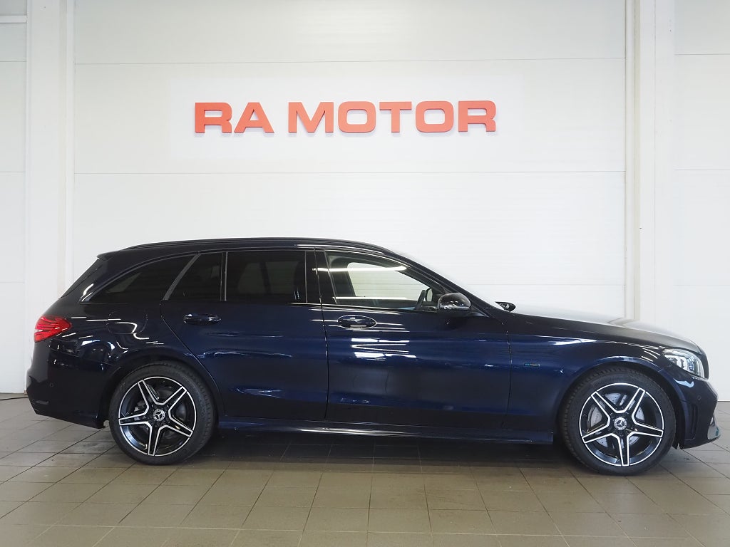 Mercedes-Benz C300 de 300 T de 9G-Tronic AMG Line, Night Edition 306hk | Drag 2021