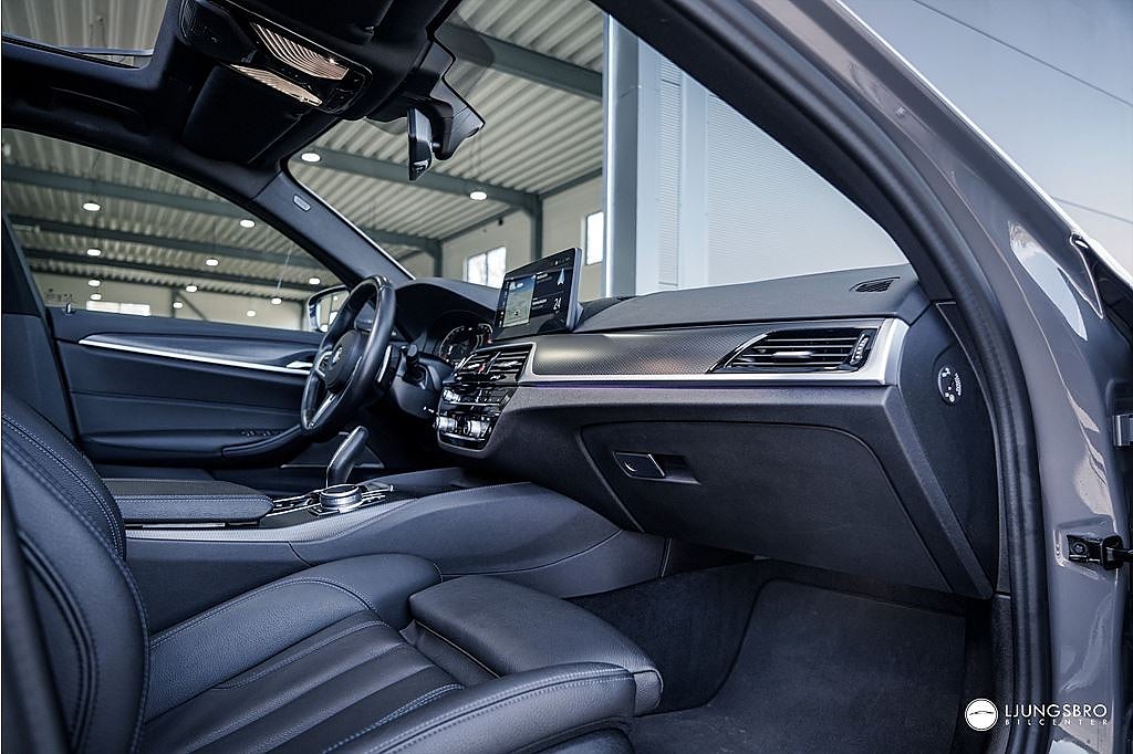 BMW 520 d xDrive Innovation M-Sport 190hk / HUD / PANO / 360