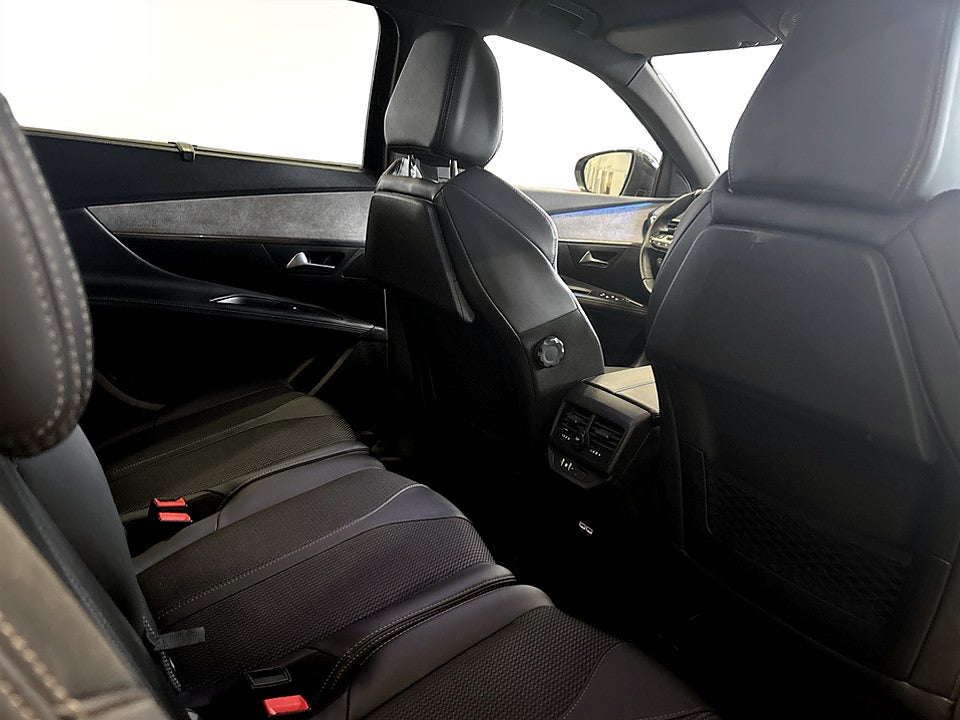Bild på Peugeot 5008 GT 1.2 PT 130hk Aut 7-SITS B-KAMERA CARPLAY