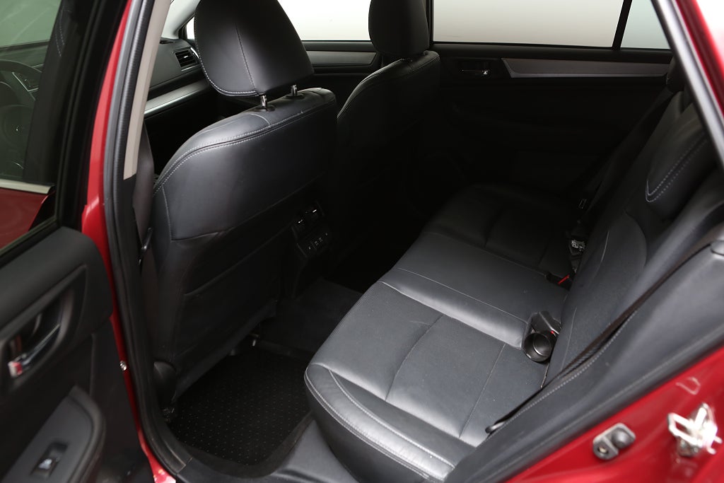 Subaru Outback 2,5i 175hk Ridge AWD Motorv Drag Leasbar 2019