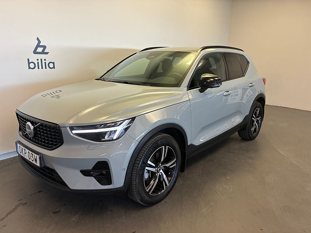 Volvo XC40 B3 FWD Bensin Plus Dark / Dragkrok / Keyless /...