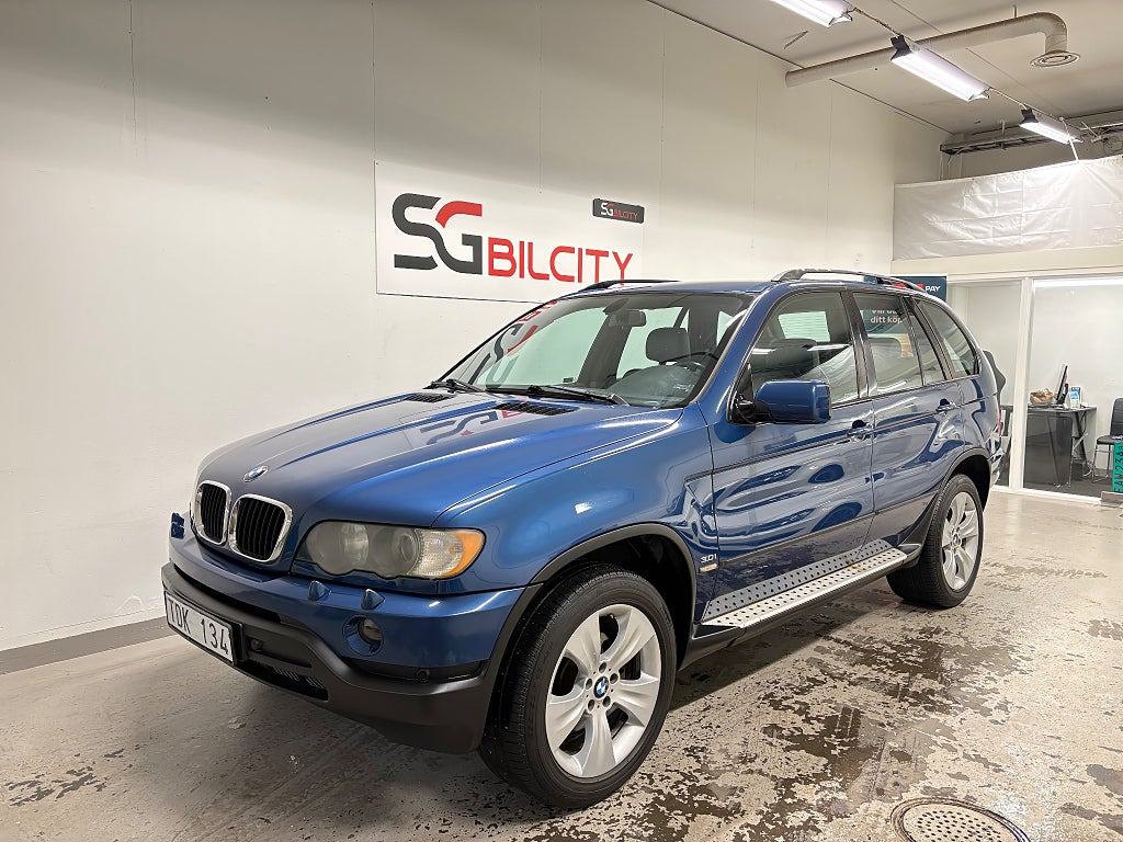 BMW X5 3.0i SPORTLINE AUTOMAT DRAGKROK NYBESIKTAD / 0% RÄNTA