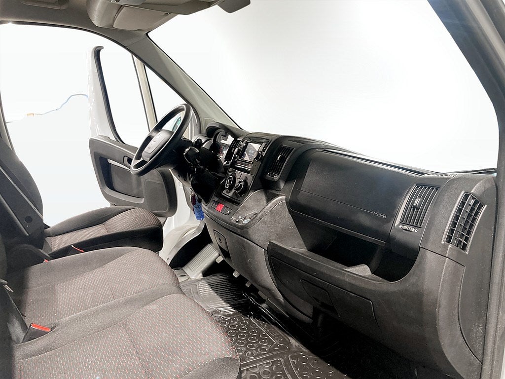 Bild på Peugeot Boxer PRO+ 2.2 BHDi 140hk L3H2 - B-KAMERA, DRAG