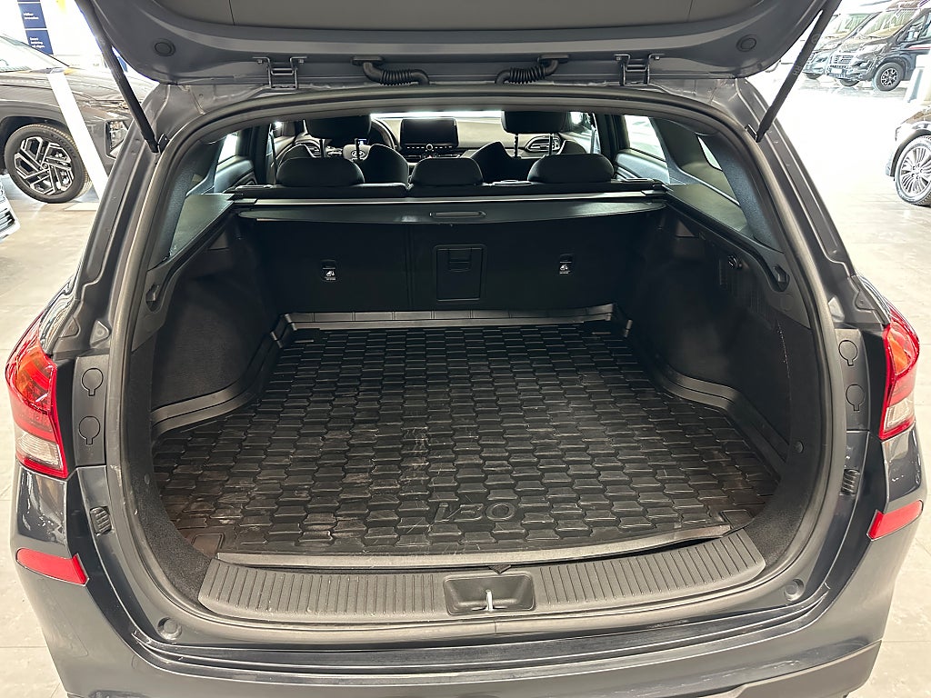 Hyundai i30 Kombi 1.5 T Automat N-Line 160Hk Bränslevärmare thumbnail