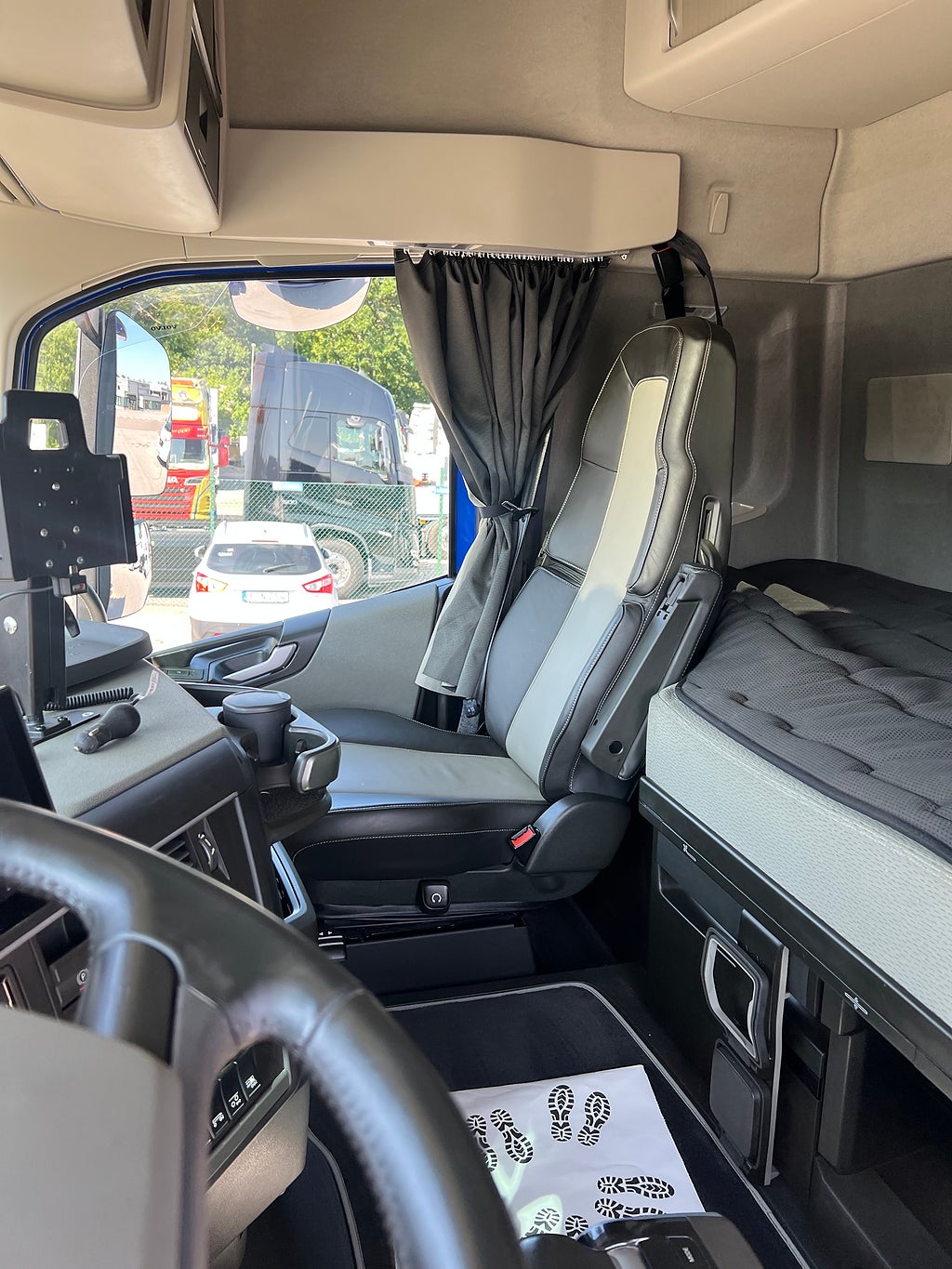 Volvo FH13 540 6x4 Dragbil Lyftbar Tandem Axel, Hydraulik, Fullutrust.