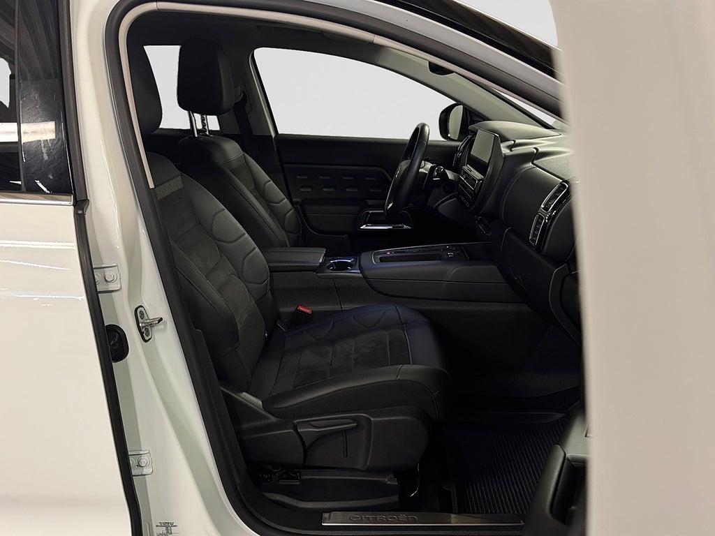 Citroën C5 Aircross 1.2 PT 131hk Aut Pano Navi Kamera Dragkrok Ny kamrem bild 14