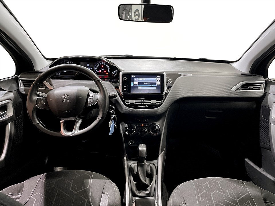 Bild på Peugeot 2008 Active 1.2 PT 82hk - FARTHÅLLARE,P-SENSOR BAK