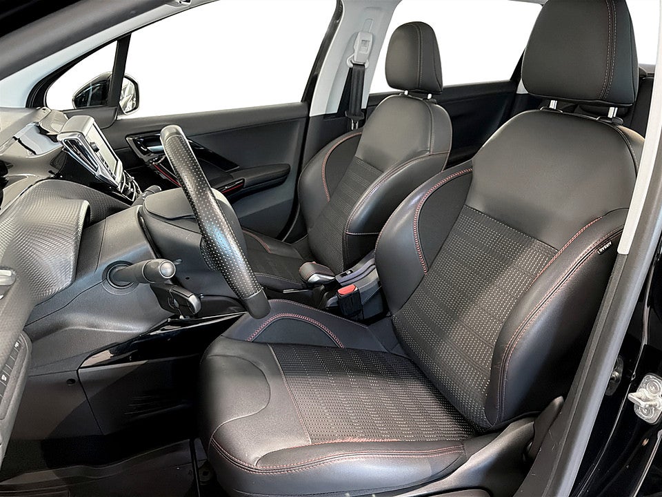 Bild på Peugeot 2008 GT-Line 1.2 PT 130hk Aut CARPLAY PANO BACKSENSORER