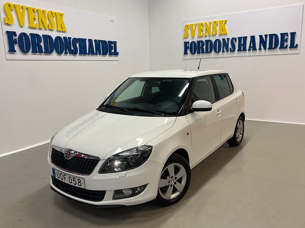 Skoda Fabia 1.2 TSI Ambition (Årsskatt = 426 KR) Endast 10.800 Mil