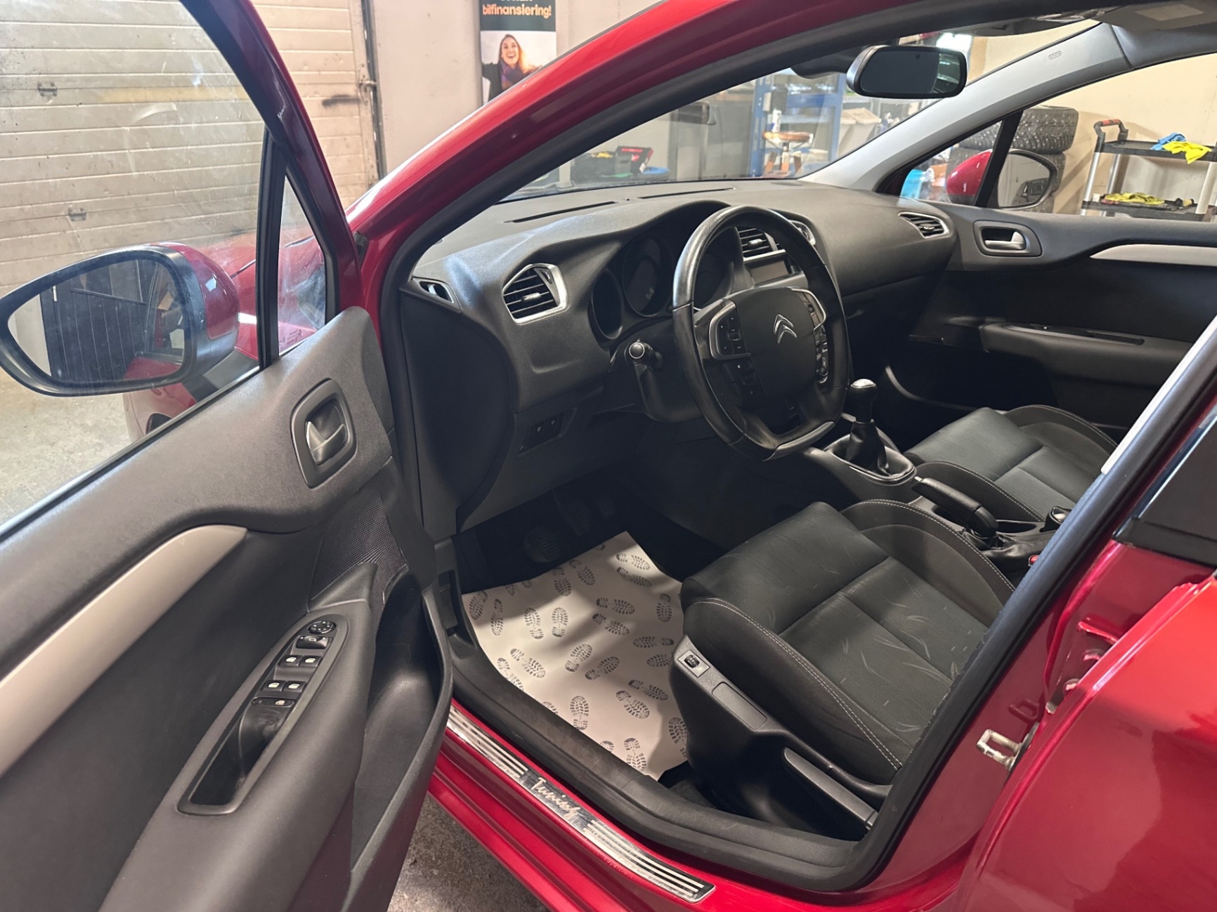 Citroen C4 1.6 VTi,Nyservad,Lågmilad 2011, bild 7/46