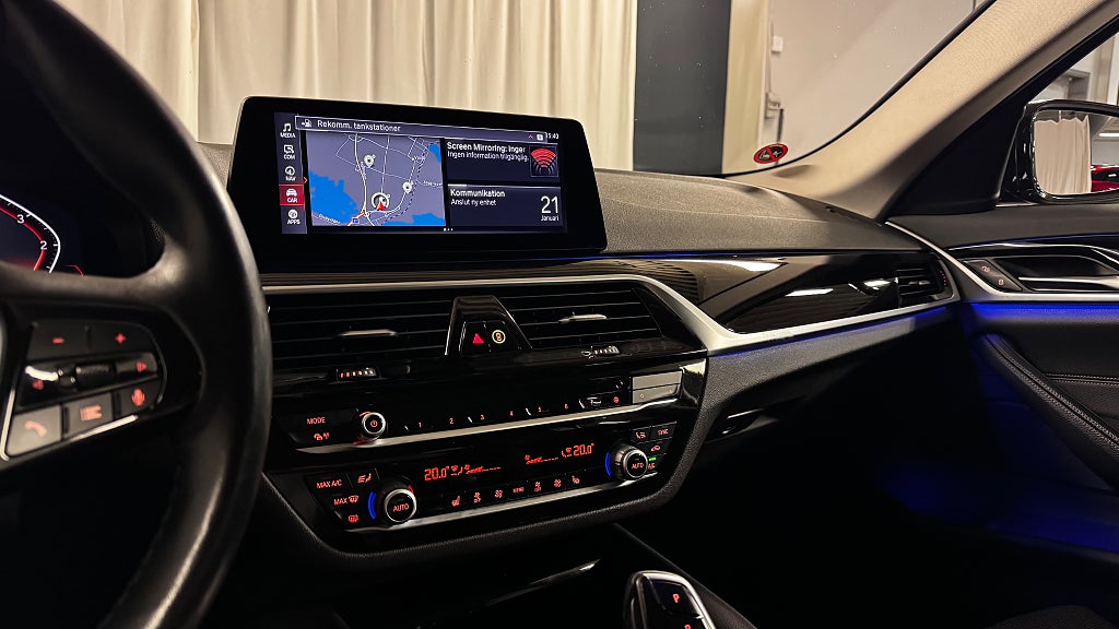 BMW 520d Touring Aut Sport line 190hk Navigation Dragkrok Apple bild 18