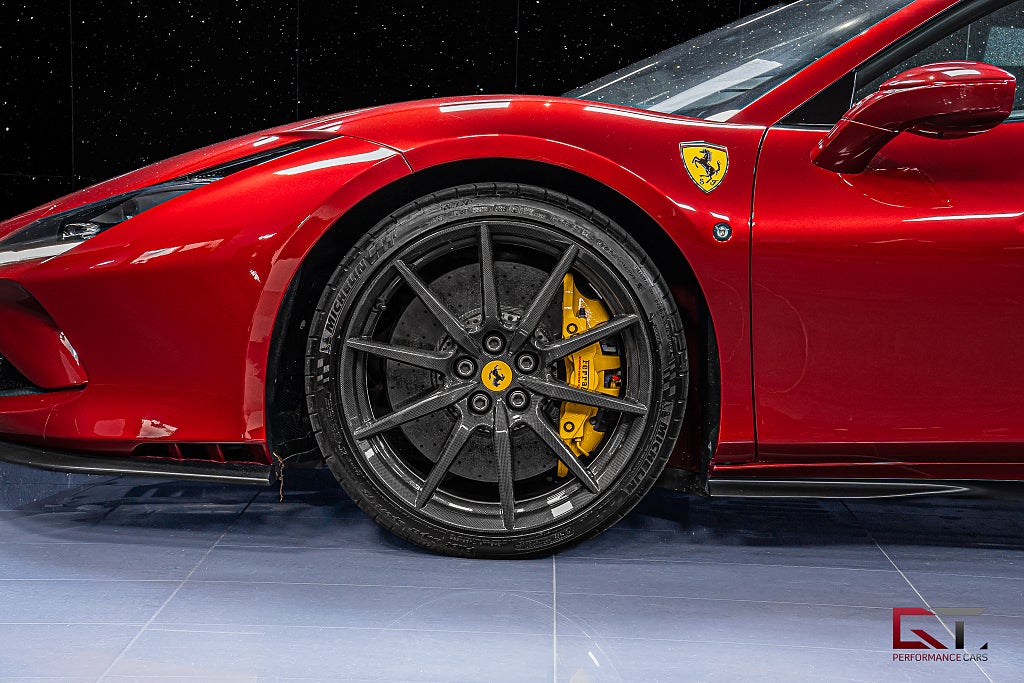 Ferrari F8 Spider MOMS RossoFiorano321 Carbon Lifting PassDisplay