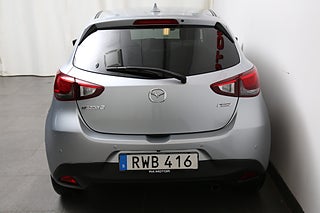 Halvkombi Mazda 2 7 av 25