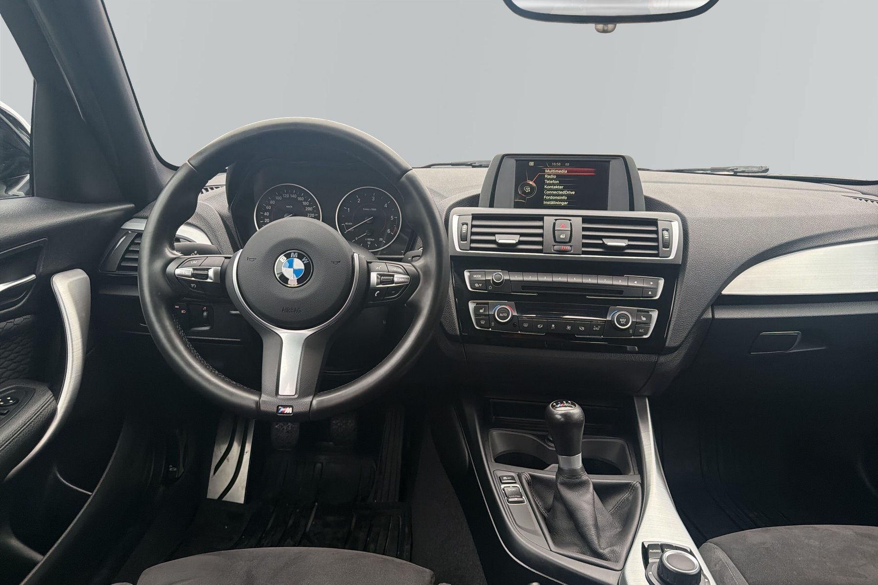 BMW 118d xDrive 5-dörrars M Sport PDC Farthållare Nyserv 2017 - miniatyr 30