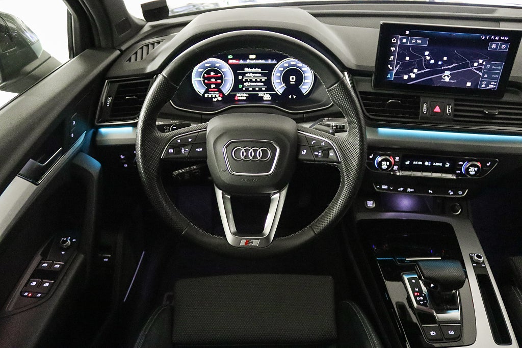 Audi Q5 55 TFSI e Quattro S-Line Evolution B&O Cockpit Luftfjädring Drag