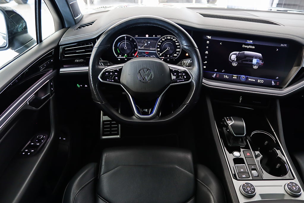Volkswagen Touareg R eHybrid MOMS Innovation Luftfjädring Dynaudio HuD