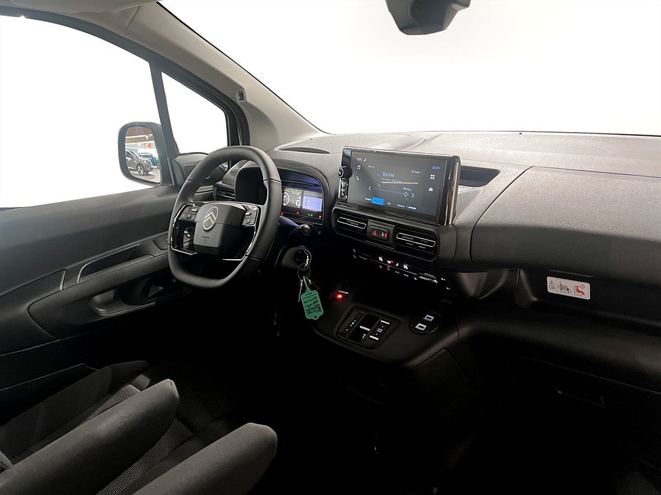 Bild på Citroën Berlingo Crew Cab 130hk Aut - EDITION! SERVICE & V-HJUL INGÅR!