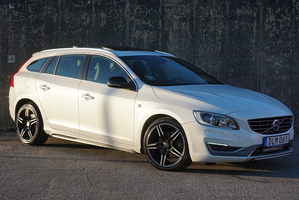 Volvo V60 D4 AWD 181hk Ocean Race|Lucka|Drag|Crystal White Pearl