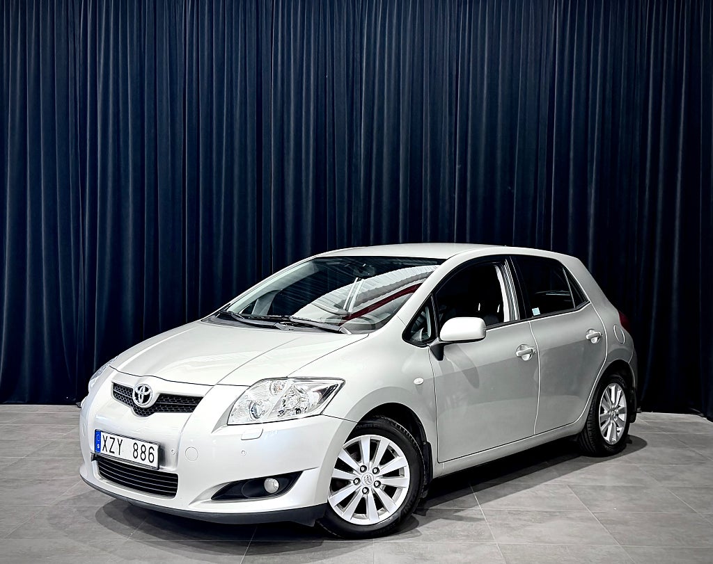 Toyota Auris 5-dörrar 1.6 Valvematic M-VÄRM NAVI P-SENSORER 132HK