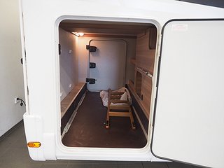 Husbil-halvintegrerad Weinsberg Carasuite 700 ME | 5 av 31