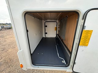 Husbil-alkov Sun Living A75 DP 17 av 22