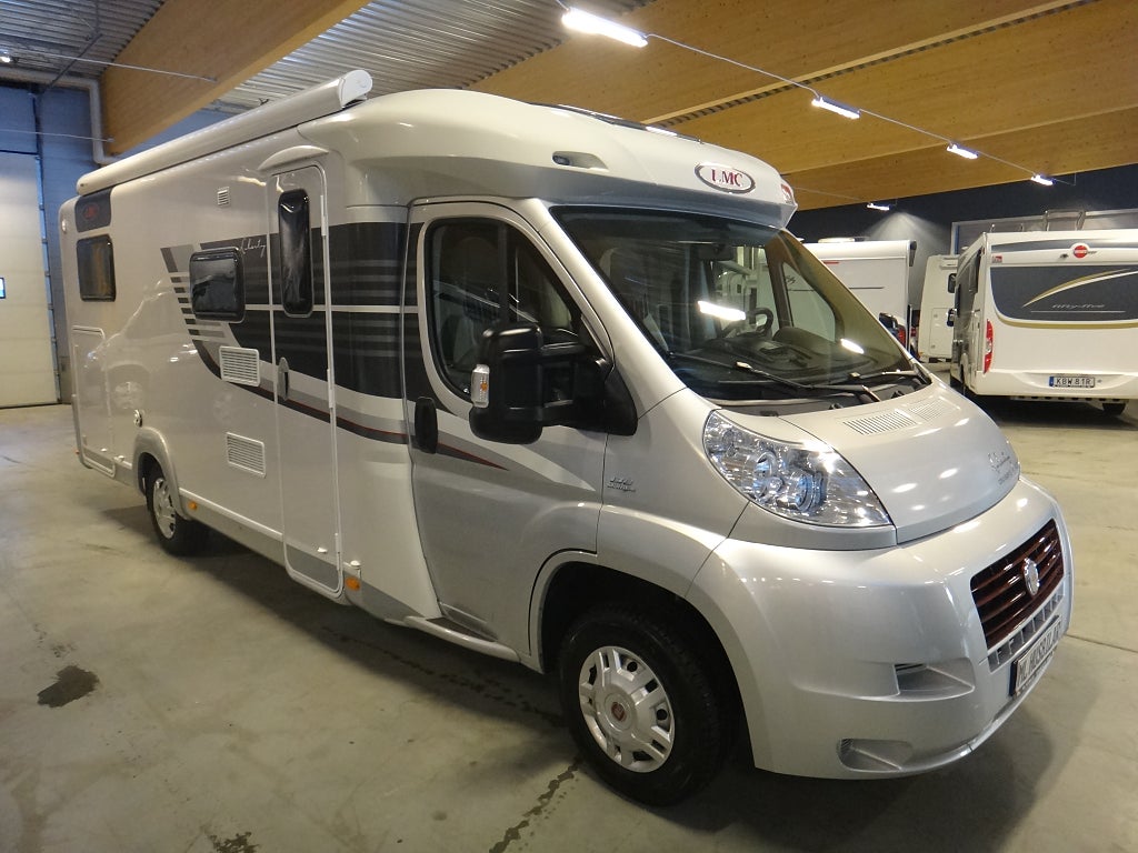 LMC Liberty 674 "Enkelsängar"Garage Automat