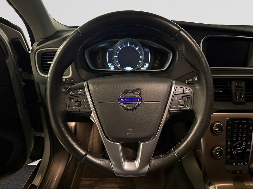 Volvo V40 Cross Country D3 DRAG Värmare Navi Bluetooth VoC Sensor bak bild 13