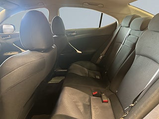Lexus IS 250 2.5 V6 Mvärmare Kamkedja S&V-däck Farthållare – bild 13