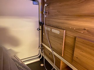 Husbil-integrerad Kabe TMI 860 Imperial LGB 8 av 52