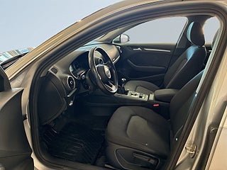 Audi A3 Sportback 1.0 Comfort Mvärmare Farthållare Psens S&V – bild 7