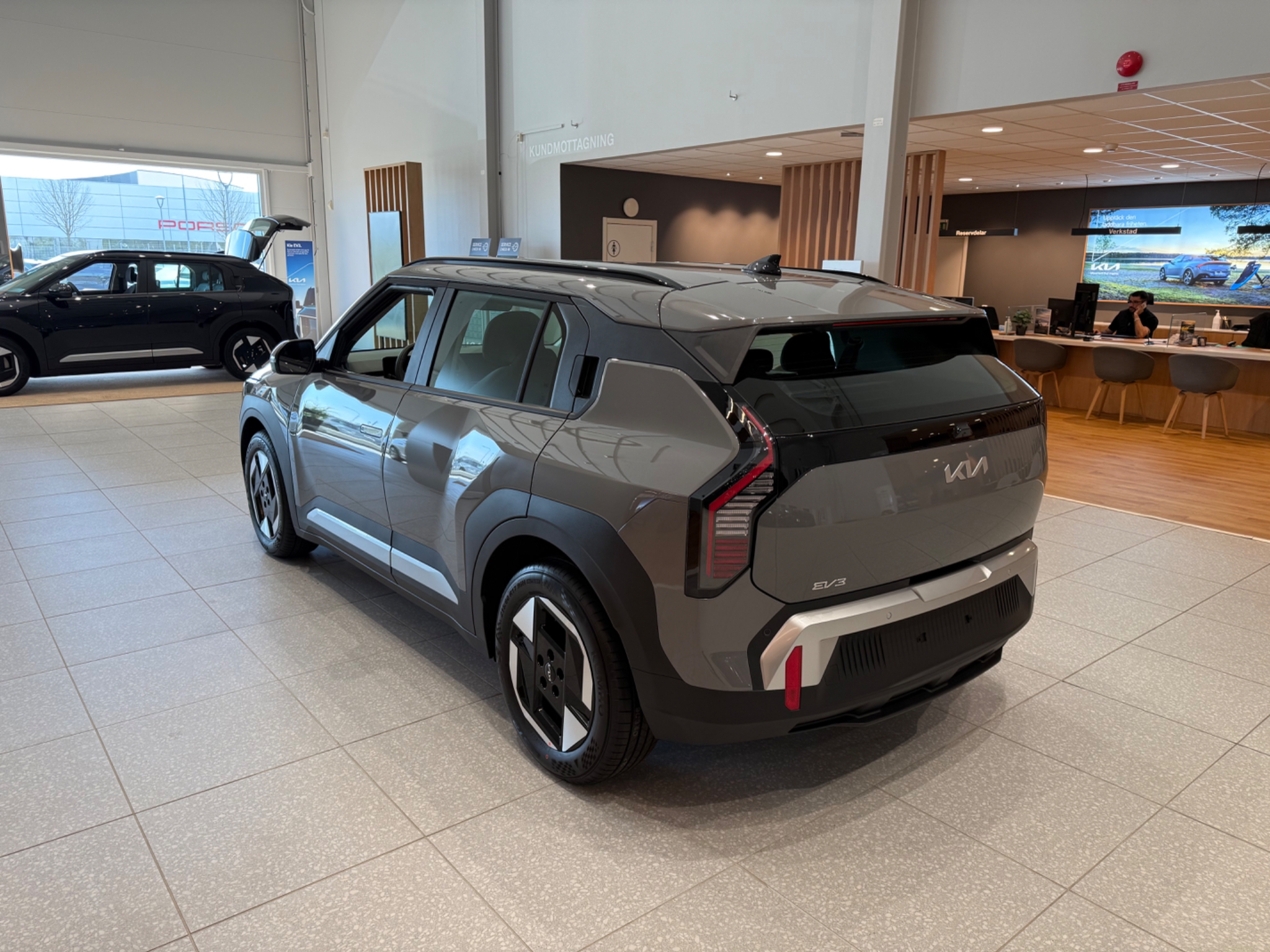 Kia EV3 FWD 58kWh 204hk 2026, photo 2/35