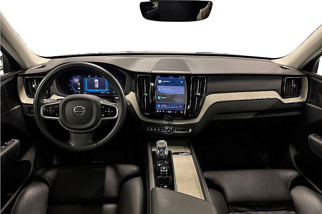 Volvo XC60 B4 AWD Inscription, Drag, Pano, Navi, VOC