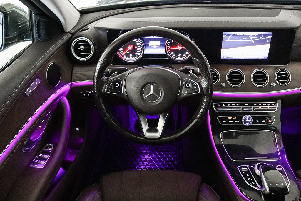 Mercedes-Benz E 220 d 4MATIC Exclusive Navi 360Kam Distronic