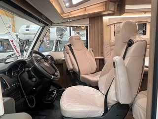 Husbil-integrerad Kabe TM IMPERIAL 910 T 38 av 38