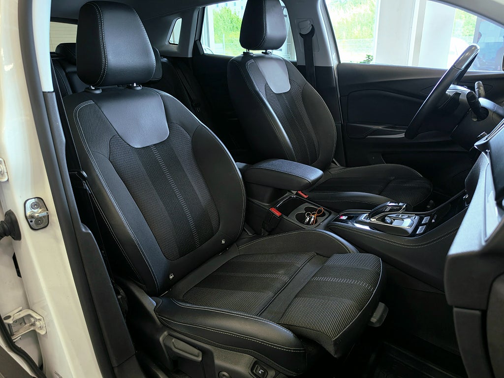 Opel Grandland X 1.2 Turbo 130 / GS Line / Backkamera / Rattvärme /