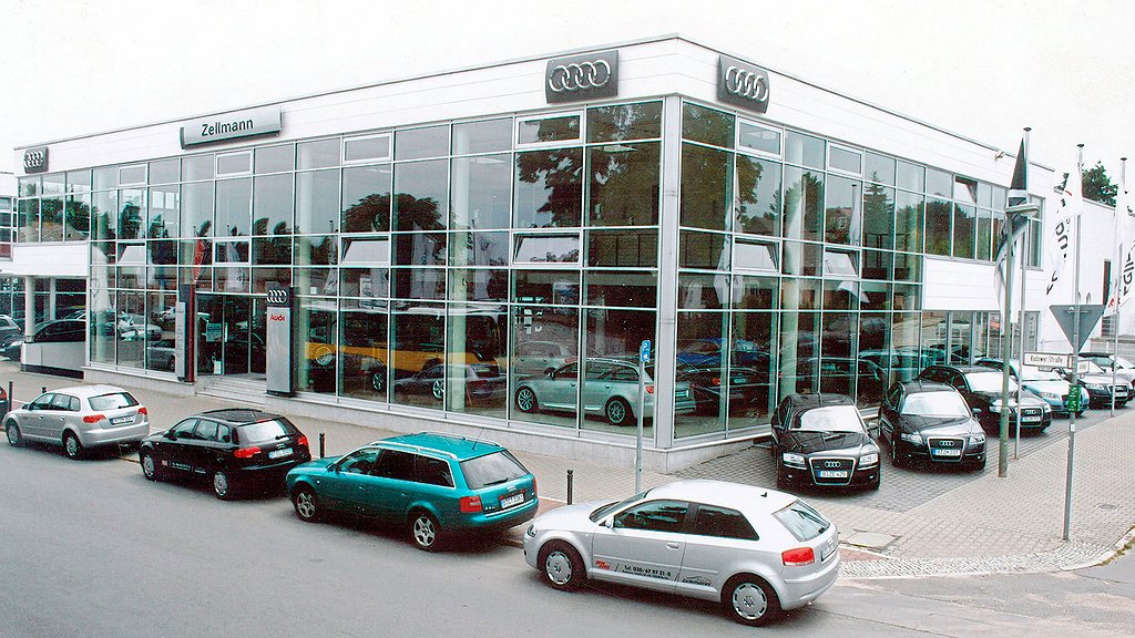 From the small Trabi repair shop to a major Volkswagen partner: Welcome to Auto Zellmann (Berlin)