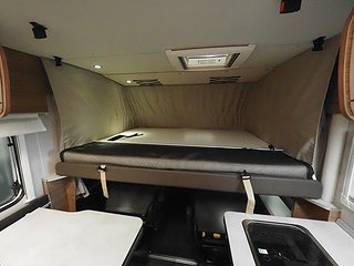 Husbil-integrerad Knaus Van i 550 MF 15 av 16